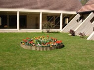 le préau du Carmel de Flavignerot