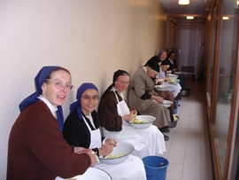 Soeurs aux épluchages